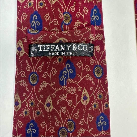 Vintage TIFFANY & CO 1986 Medieval Burgundy & Gold Classic Silk Tie, 3.5” - Picture 2 of 8